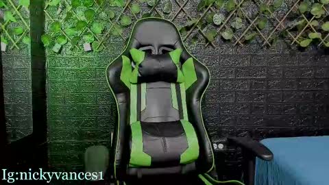 Snapshot of nicky_vance chatting on 10-13-25, 08:09 nicky online show from 10-13-25, 08:09