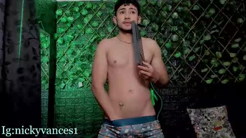 Snapshot of nicky_vance chatting on 10-17-25, 09:17 nicky online show from 10-17-25, 09:17