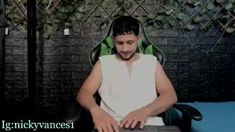 Snapshot of nicky_vance chatting on 10-26-25, 09:10 nicky online show from 10-26-25, 09:10