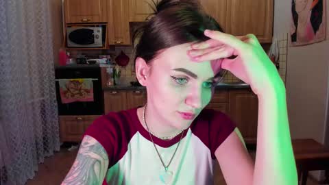 Nicky Weekends online show from 02-11-25, 01:41