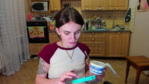 Nicky Weekends online show from 02-11-25, 04:46