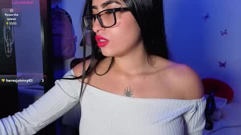 Snapshot of nickyvixenn chatting on 11-09-25, 11:36 Nicolle online show from 11-09-25, 11:36