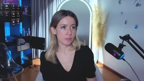 Nicky online show from 11-23-25, 09:47