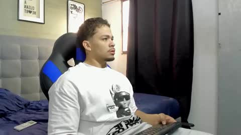 nico_blaze7 online show from 11-19-25, 12:27