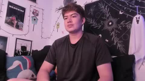 Snapshot of nico_bulge chatting on 10-23-25, 01:05 Nicols online show from 10-23-25, 01:05