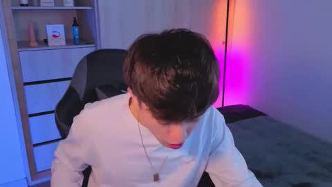 Snapshot of nicoisonline chatting on 10-11-25, 08:18 Nicolas online show from 10-11-25, 08:18