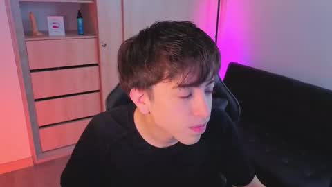 Snapshot of nicoisonline chatting on 10-14-25, 08:09 Nicolas online show from 10-14-25, 08:09