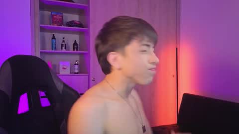 Snapshot of nicoisonline chatting on 11-12-25, 11:25 Nicolas online show from 11-12-25, 11:25