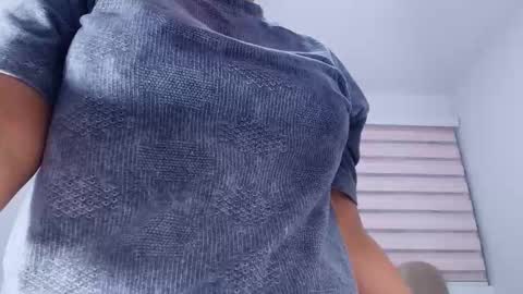 Snapshot of nicol_ferrer chatting on 01-08-26, 02:58 Nicol online show from 01-08-26, 02:58