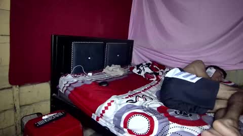 Snapshot of nicolas4410 chatting on 11-04-25, 04:00 nicolas4410 online show from 11-04-25, 04:00