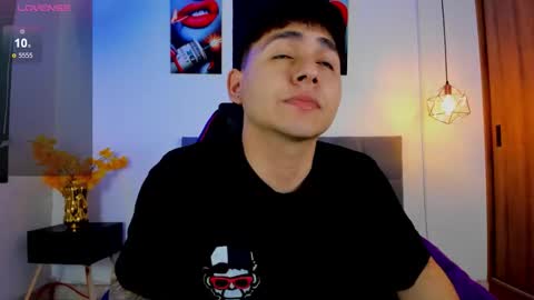 Snapshot of nicolas_james_sc chatting on 10-27-25, 01:48 nicolas_james_sc online show from 10-27-25, 01:48