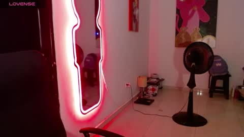 nicolas online show from 01-17-25, 02:08