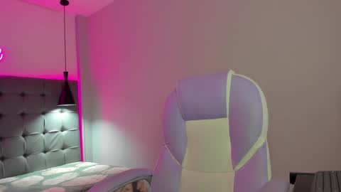 Snapshot of nicolasferrer18 chatting on 11-02-25, 07:27 nicolasferrer18 online show from 11-02-25, 07:27