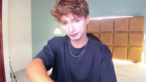 Snapshot of nicolasferrer18 chatting on 11-12-25, 07:35 nicolasferrer18 online show from 11-12-25, 07:35