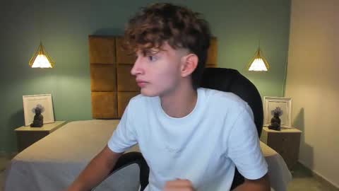 Snapshot of nicolasferrer18 chatting on 11-15-25, 07:21 nicolasferrer18 online show from 11-15-25, 07:21