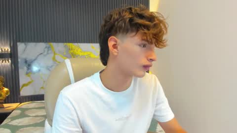 Snapshot of nicolasferrer18 chatting on 11-18-25, 07:29 nicolasferrer18 online show from 11-18-25, 07:29