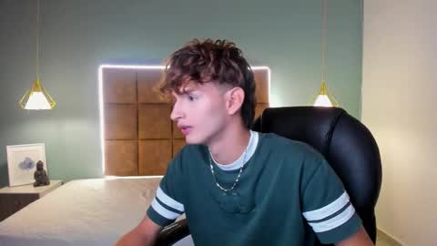 Snapshot of nicolasferrer18 chatting on 11-22-25, 07:24 nicolasferrer18 online show from 11-22-25, 07:24