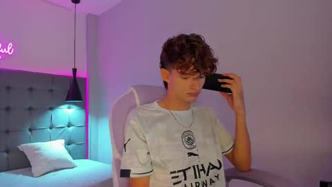 Snapshot of nicolasferrer18 chatting on 11-25-25, 07:25 nicolasferrer18 online show from 11-25-25, 07:25