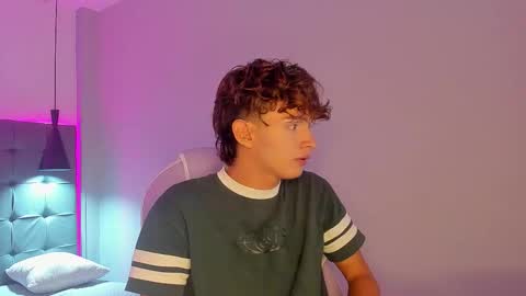 Snapshot of nicolasferrer18 chatting on 11-28-25, 07:27 nicolasferrer18 online show from 11-28-25, 07:27