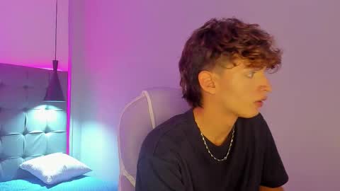 Snapshot of nicolasferrer18 chatting on 11-30-25, 07:18 nicolasferrer18 online show from 11-30-25, 07:18