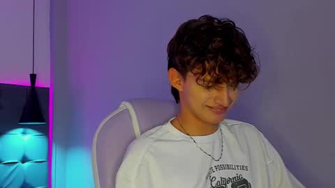 Snapshot of nicolasferrer18 chatting on 12-13-25, 07:53 nicolasferrer18 online show from 12-13-25, 07:53