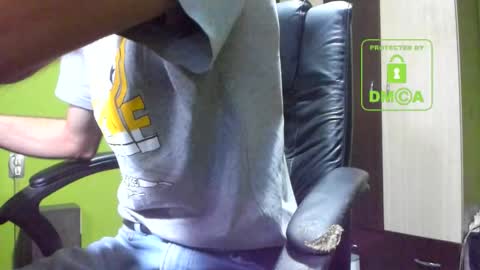 L. Nicolas online show from 11-19-25, 06:02