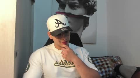 Snapshot of nicolasmuscle chatting on 12-06-24, 12:34 Andres online show from 12-06-24, 12:34