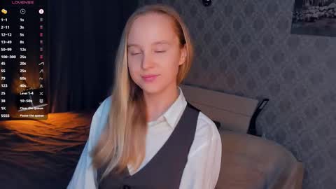 Snapshot of nicolavanderbie chatting on 09-24-25, 05:27 Nicoletta online show from 09-24-25, 05:27