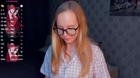 Snapshot of nicolavanderbie chatting on 10-11-25, 06:39 Nicoletta online show from 10-11-25, 06:39