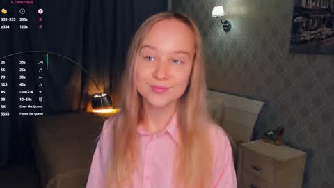 Snapshot of nicolavanderbie chatting on 11-16-25, 05:07 Nicoletta online show from 11-16-25, 05:07