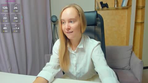 Snapshot of nicolavanderbie chatting on 11-22-25, 07:35 Nicoletta online show from 11-22-25, 07:35