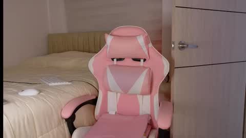 Nicol  online show from 02-05-26, 05:17