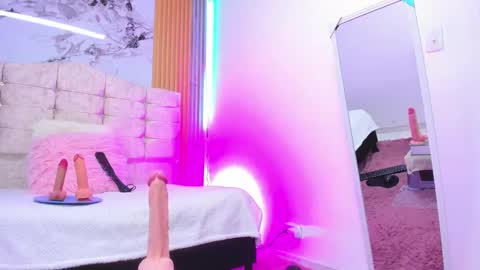 Nicole online show from 02-22-25, 09:26