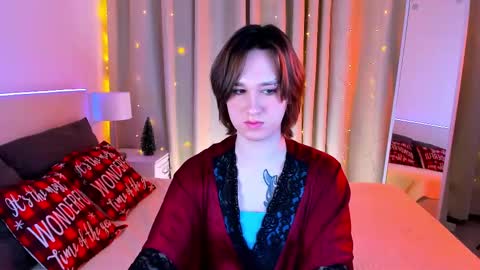 Nicole online show from 12-17-24, 09:05