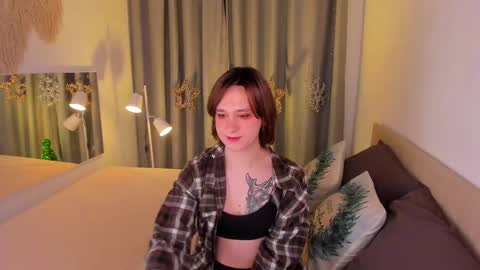 Nicole online show from 12-18-24, 08:57