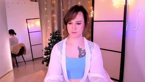 Nicole online show from 12-19-24, 08:55
