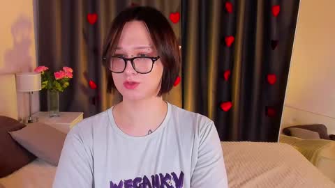 Nicole online show from 02-11-25, 04:35
