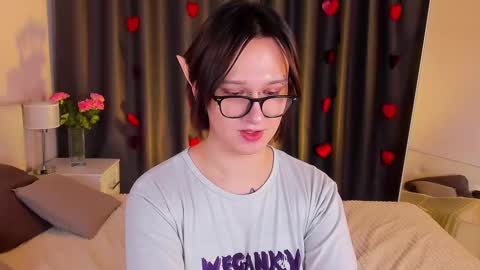 Nicole online show from 02-11-25, 07:38