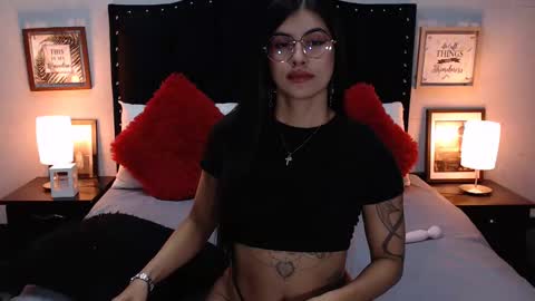 Snapshot of nicole_duran3095 chatting on 12-15-24, 10:07 Nick online show from 12-15-24, 10:07
