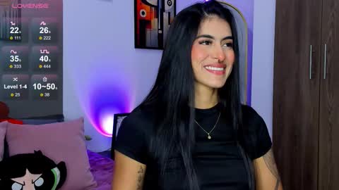 Snapshot of nicole_duran3095 chatting on 09-10-25, 05:07 Nick online show from 09-10-25, 05:07