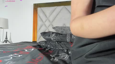 nicole_grace0 online show from 01-30-25, 12:06