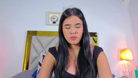 nicole_grace0 online show from 09-12-25, 11:54