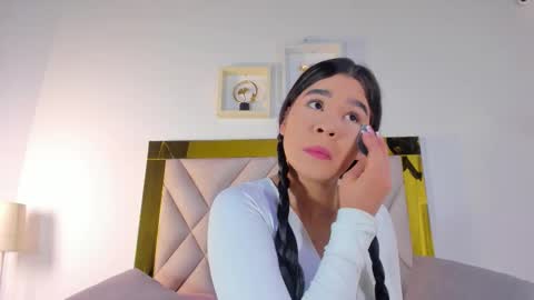 nicole_grace0 online show from 09-20-25, 12:06
