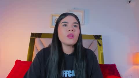 nicole_grace0 online show from 10-06-25, 12:02