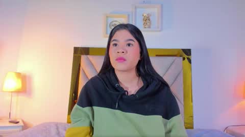 nicole_grace0 online show from 10-25-25, 12:02