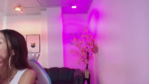 Nicolle online show from 02-07-26, 11:47