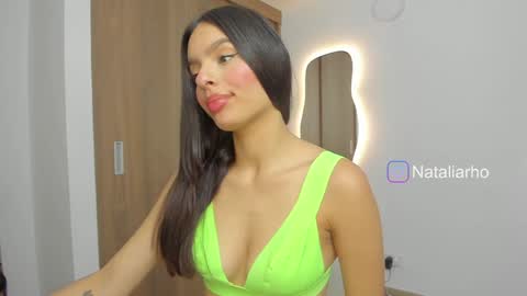 Snapshot of nicole_whitee chatting on 12-11-24, 03:37 N A T A L I A online show from 12-11-24, 03:37