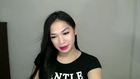 Snapshot of nicolecellini chatting on 01-12-25, 01:27 NICOLE online show from 01-12-25, 01:27