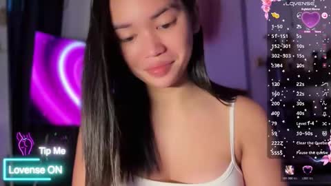 Snapshot of nicolecellini chatting on 10-23-25, 10:30 NICOLE online show from 10-23-25, 10:30