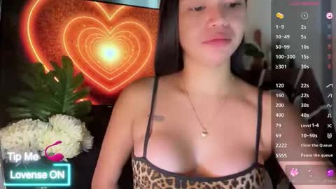 Snapshot of nicolecellini chatting on 11-22-25, 11:15 NICOLE online show from 11-22-25, 11:15